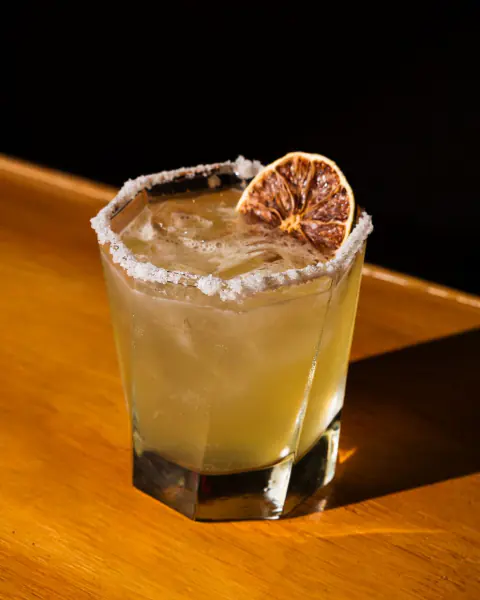Tommy's Margarita en la barra